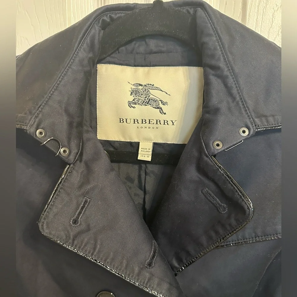 Authentic Burberry Navy Double-Breasted Coat with Black Patent Trim - Size 6 - Picture 3 of 12